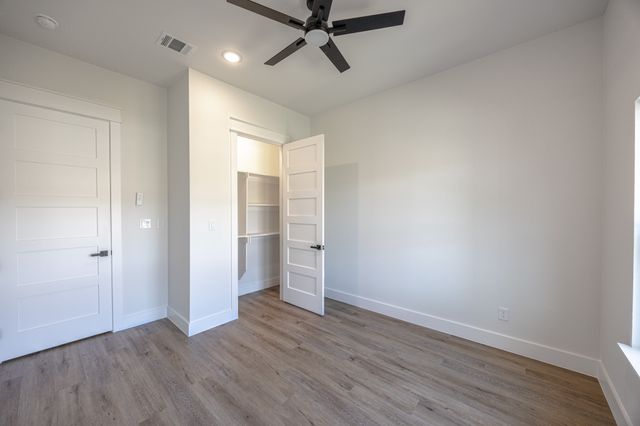 5204 Helmick Avenue, Fort Worth, TX 76107