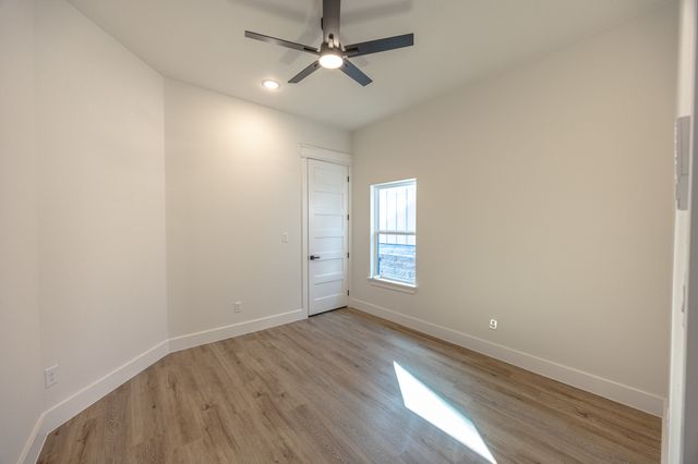 5204 Helmick Avenue, Fort Worth, TX 76107