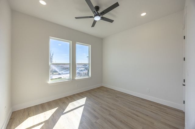 5204 Helmick Avenue, Fort Worth, TX 76107