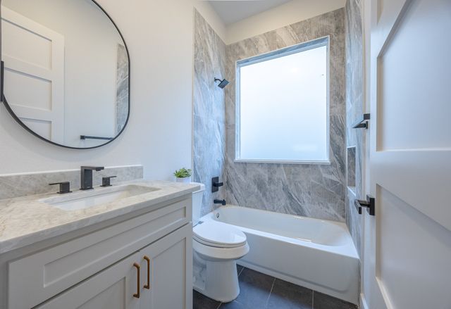 5204 Helmick Avenue, Fort Worth, TX 76107