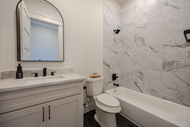 5204 Helmick Avenue, Fort Worth, TX 76107