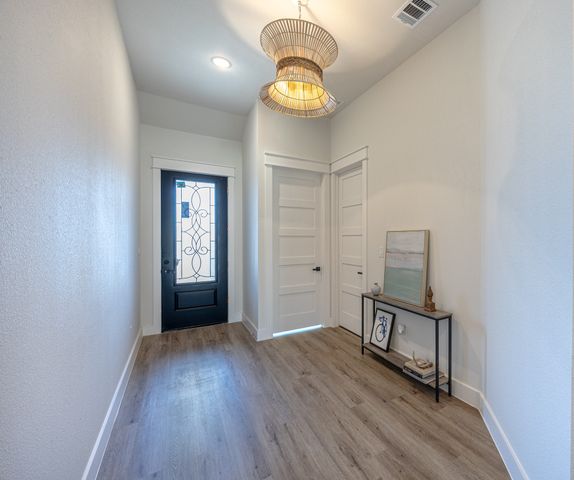 5204 Helmick Avenue, Fort Worth, TX 76107