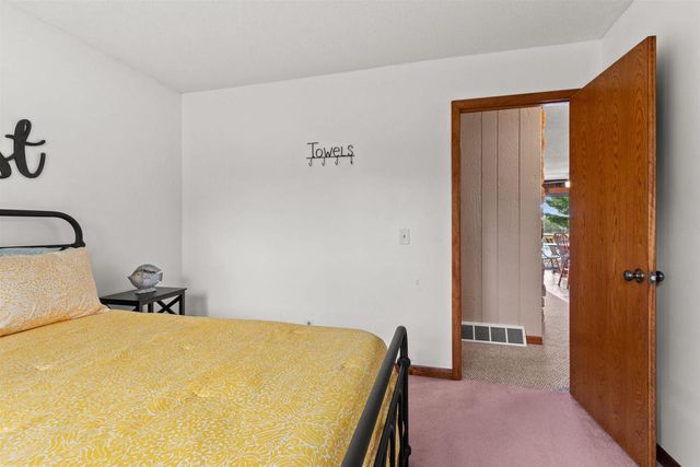 1037 S Archers Way, Nekoosa, WI 54457