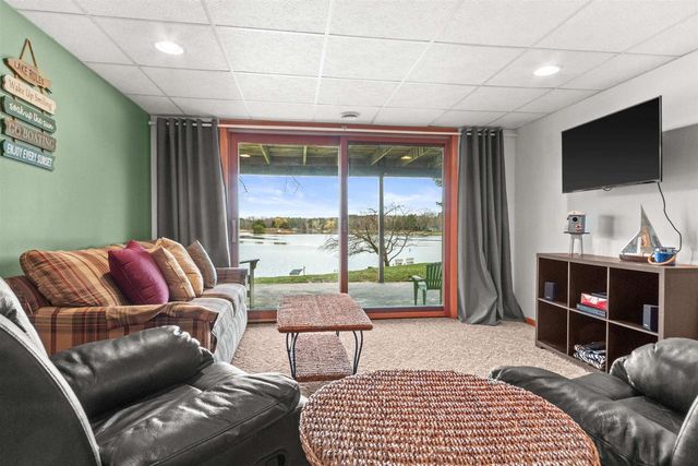 1037 S Archers Way, Nekoosa, WI 54457