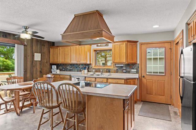 1037 S Archers Way, Nekoosa, WI 54457