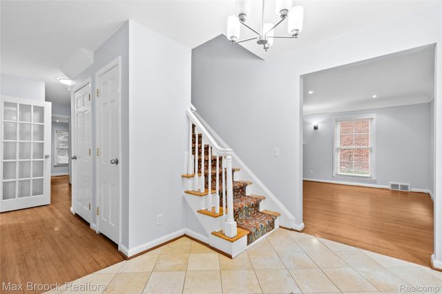 600 WESTWOOD Drive, Birmingham, MI 48009