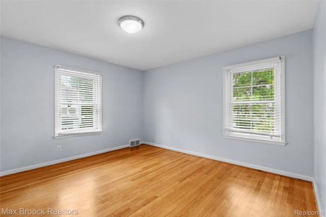 600 WESTWOOD Drive, Birmingham, MI 48009