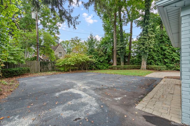 600 WESTWOOD Drive, Birmingham, MI 48009
