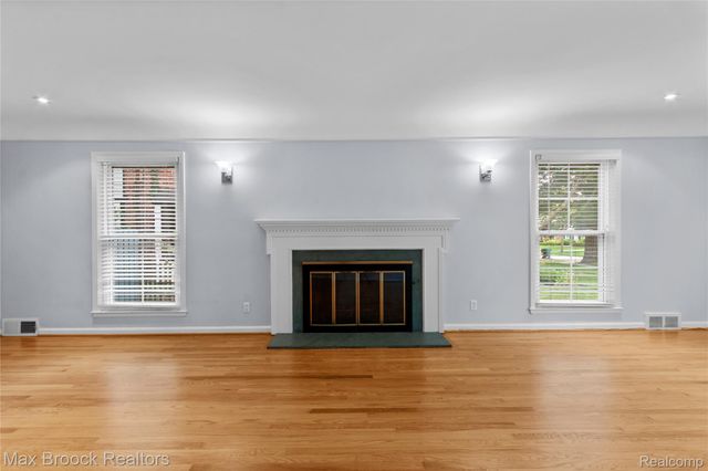 600 WESTWOOD Drive, Birmingham, MI 48009