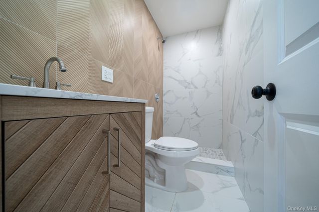 7036 70th Street, Glendale, NY 11385