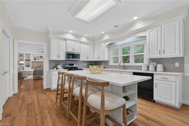 2637 Wimbledon Point DR, Virginia Beach, VA 23454