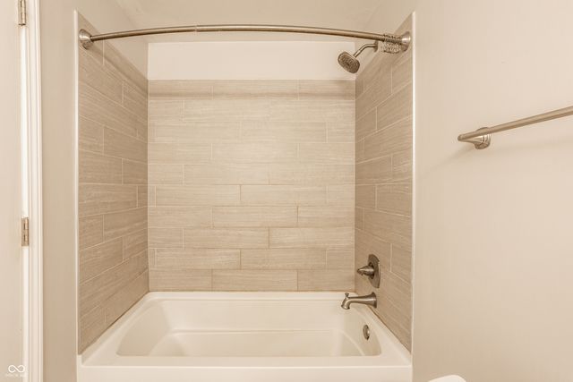 638 Karen Drive, Zionsville, IN 46077