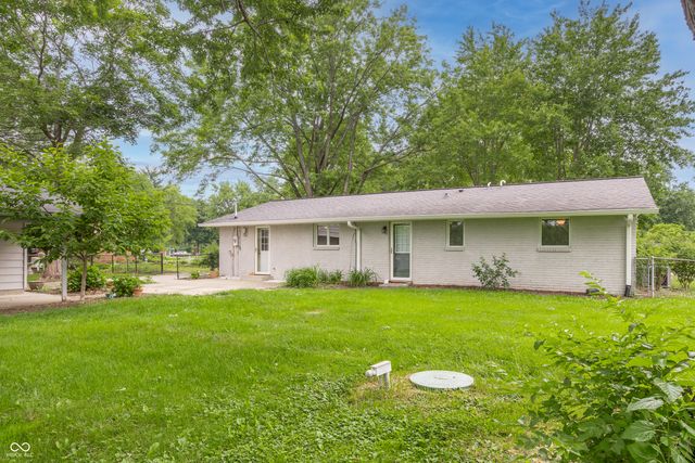 638 Karen Drive, Zionsville, IN 46077