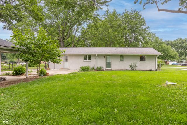 638 Karen Drive, Zionsville, IN 46077