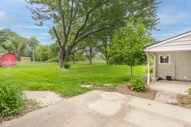 638 Karen Drive, Zionsville, IN 46077