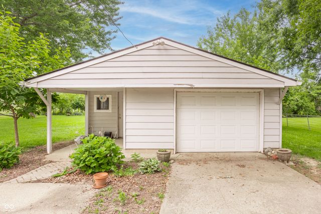 638 Karen Drive, Zionsville, IN 46077