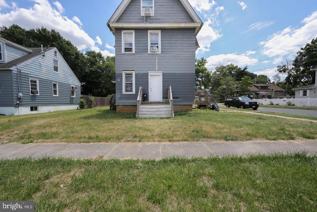 621 CROWN POINT RD, WESTVILLE, NJ 08093 — exterior