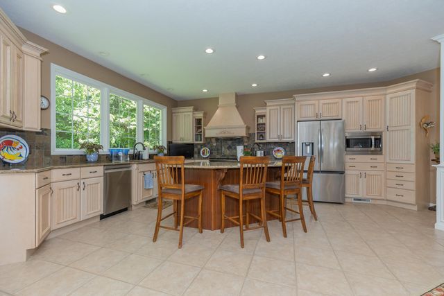 12902 Avalon Drive, Evansville, IN 47725
