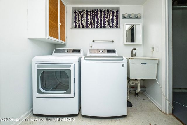 4909 Conners Avenue, Lansing, MI 48911