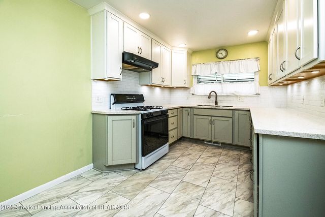 4909 Conners Avenue, Lansing, MI 48911