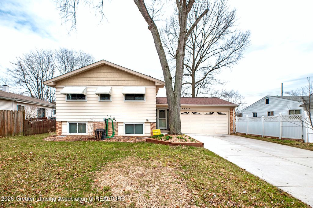 4909 Conners Avenue, Lansing, MI 48911
