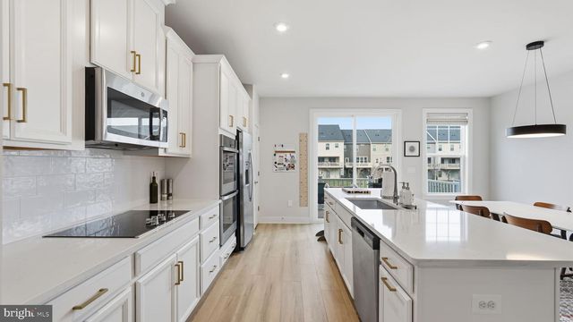 10511 HINTON WAY, Manassas, VA 20112