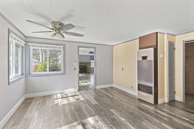 8288 ROGUE RIVER Highway, Grants Pass, OR 97527