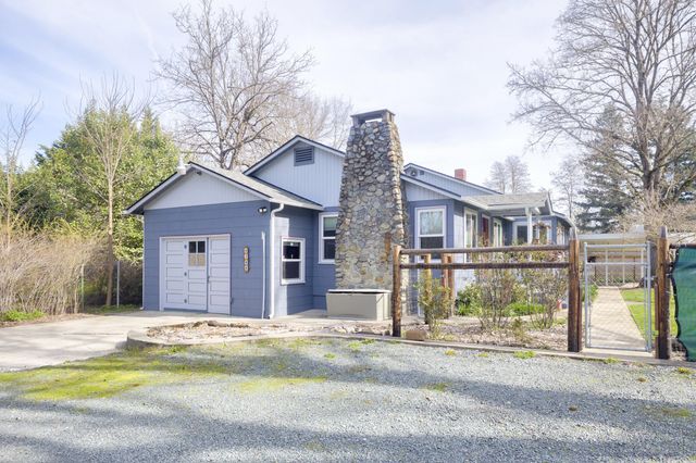 8288 ROGUE RIVER Highway, Grants Pass, OR 97527
