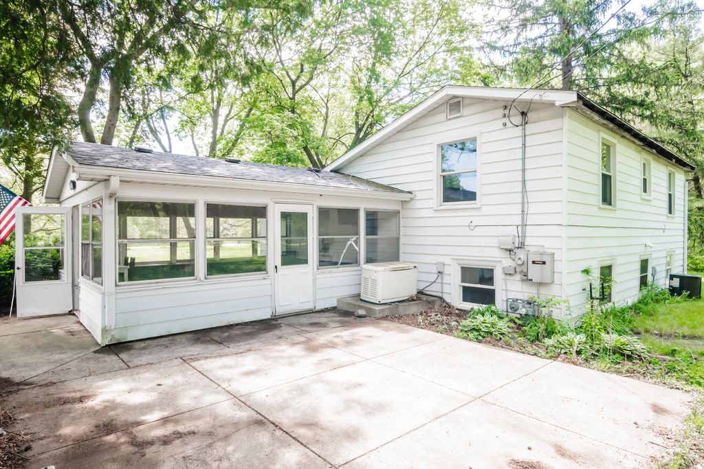 5627 W Laurel Lane, Monee, IL 60449