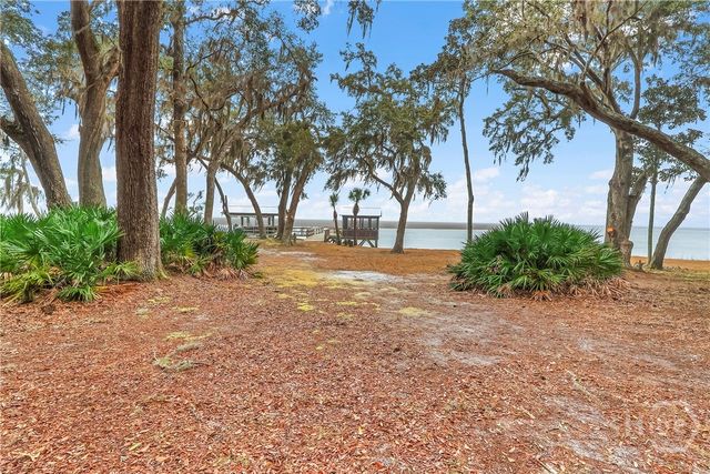 1775 Delegal Road, Townsend, GA 31331