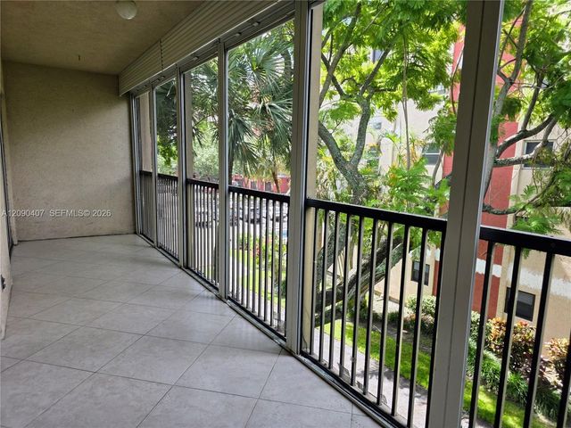 2212 S Cypress Bend Drive 301, Pompano Beach, FL 33069