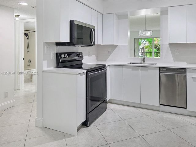 2212 S Cypress Bend Drive 301, Pompano Beach, FL 33069
