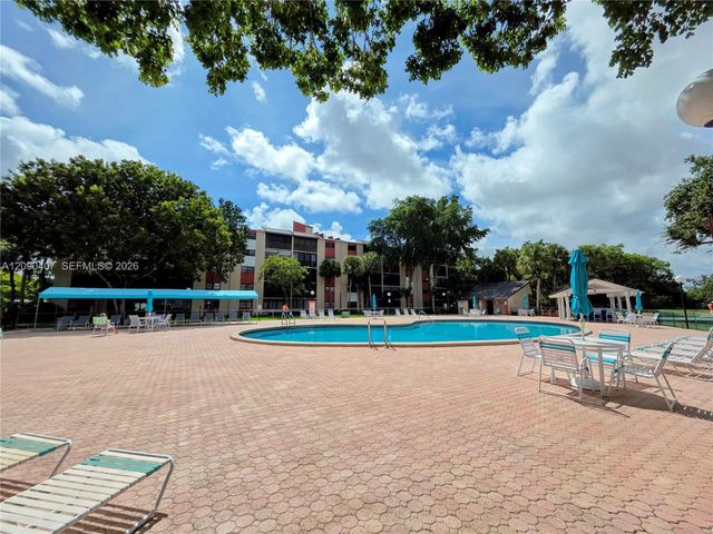2212 S Cypress Bend Drive 301, Pompano Beach, FL 33069