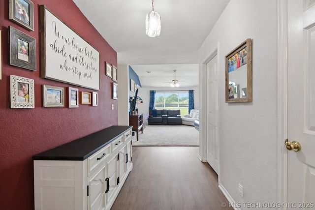 104 S Walnut Avenue, Broken Arrow, OK 74012