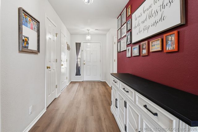 104 S Walnut Avenue, Broken Arrow, OK 74012