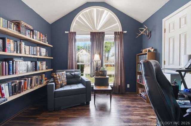 104 S Walnut Avenue, Broken Arrow, OK 74012