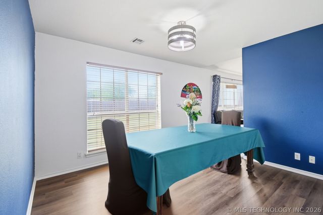 104 S Walnut Avenue, Broken Arrow, OK 74012