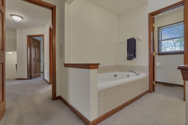 8029 Ashland Court NW, Canal Winchester, OH 43110