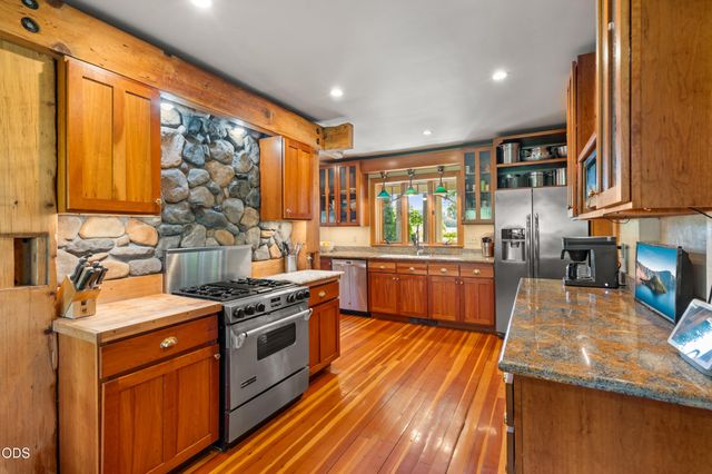 158 Renault Avenue, Medford, OR 97501