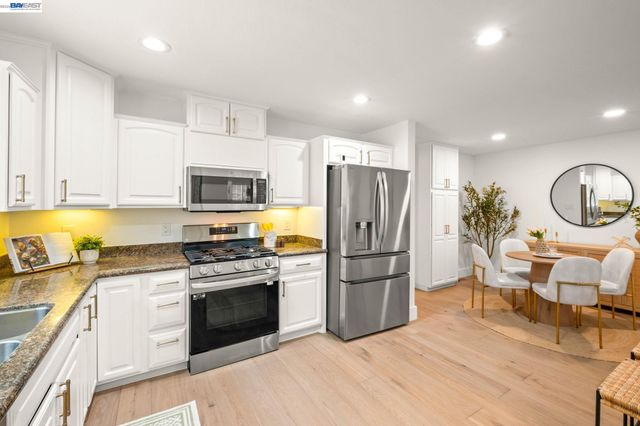 11 Rudgear Dr, Walnut Creek, CA 94596