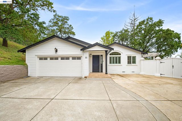 11 Rudgear Dr, Walnut Creek, CA 94596