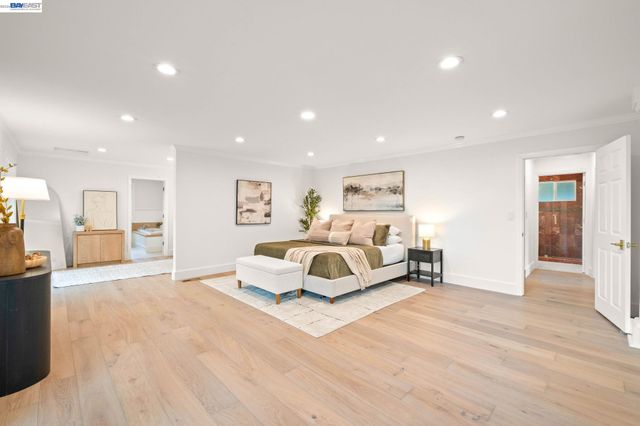 11 Rudgear Dr, Walnut Creek, CA 94596