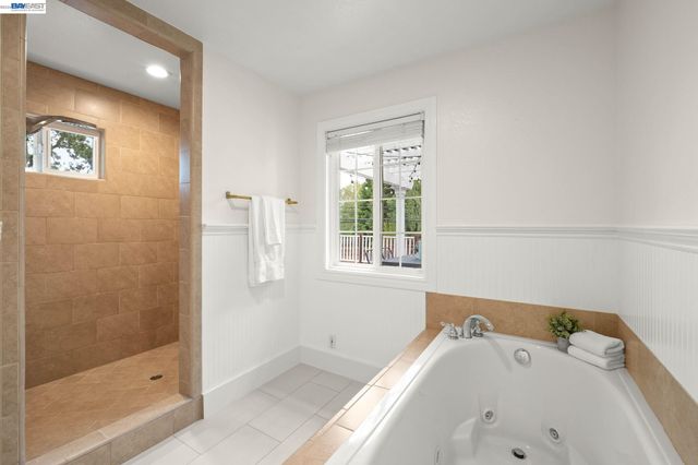 11 Rudgear Dr, Walnut Creek, CA 94596