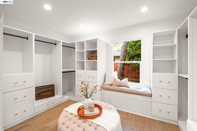 11 Rudgear Dr, Walnut Creek, CA 94596