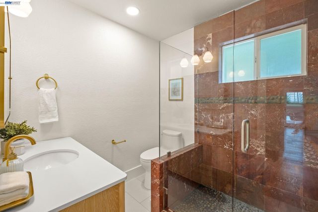 11 Rudgear Dr, Walnut Creek, CA 94596