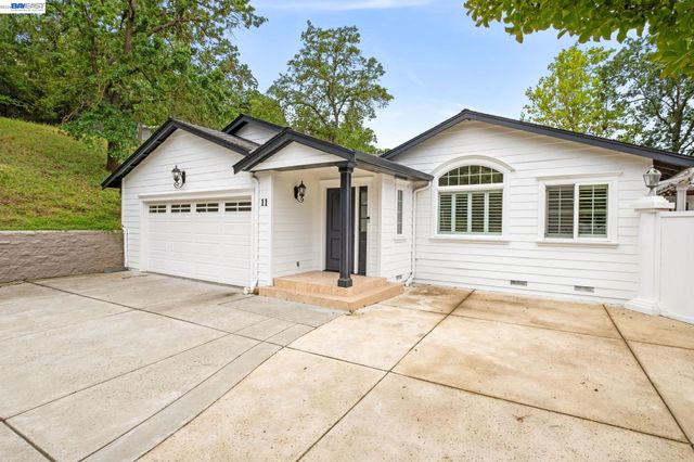 11 Rudgear Dr, Walnut Creek, CA 94596