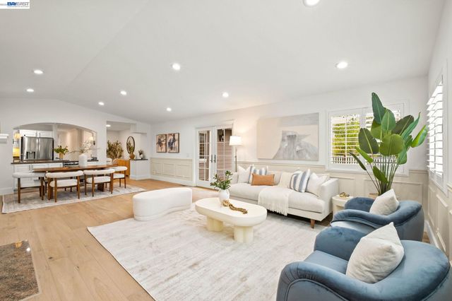 11 Rudgear Dr, Walnut Creek, CA 94596