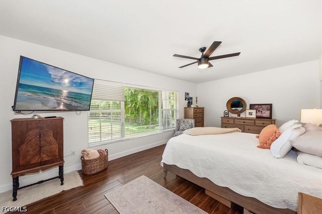 991 Aqua LN, Fort Myers, FL 33919