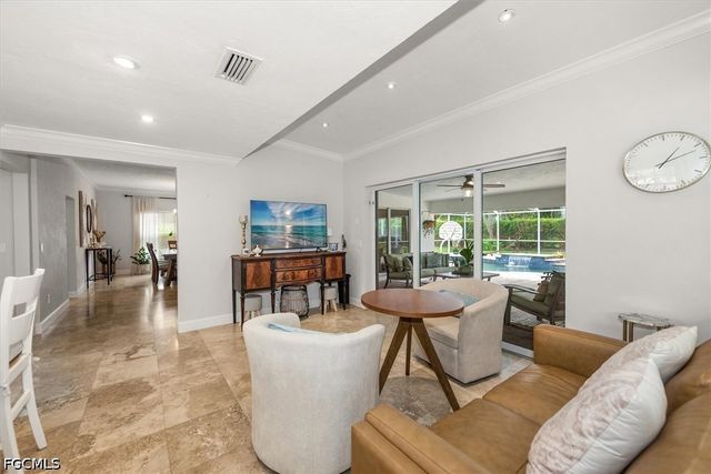 991 Aqua LN, Fort Myers, FL 33919