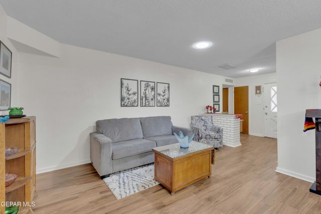 400 Perth Court, El Paso, TX 79922